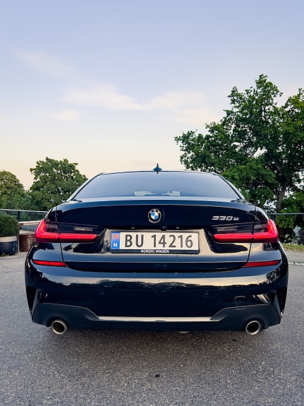 BMW 330e 5 of 5