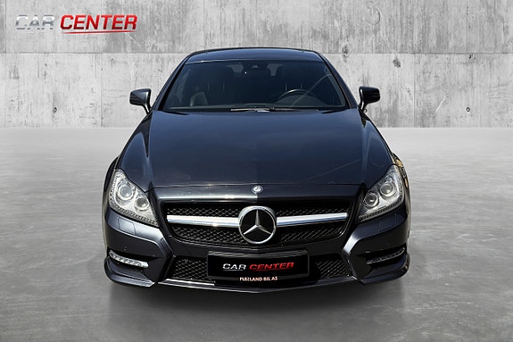 Mercedes-Benz CLS350 2 of 5
