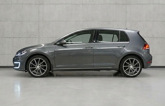 Volkswagen e-Golf VII 3 of 5