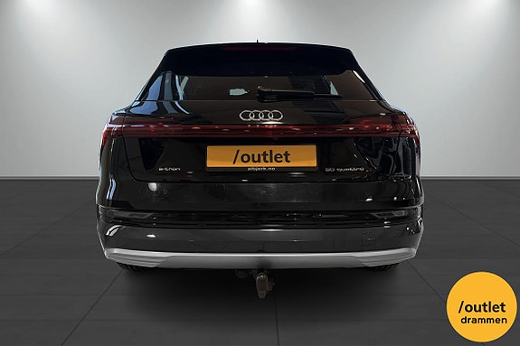 Audi e-tron 4 of 5