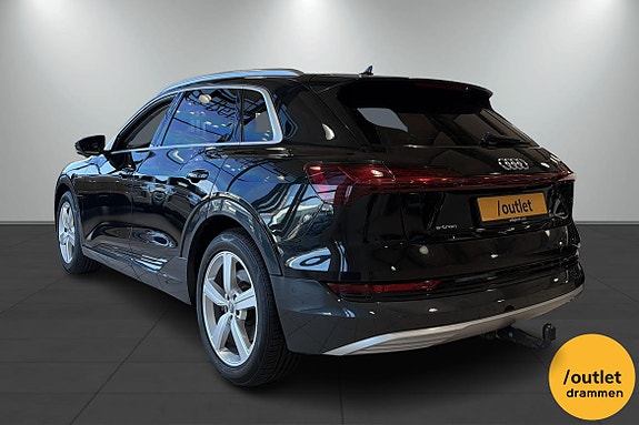 Audi e-tron 3 of 5