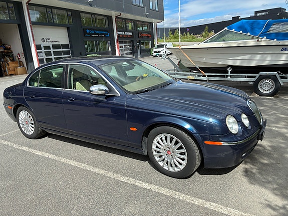 Jaguar S-TYPE 2 of 5