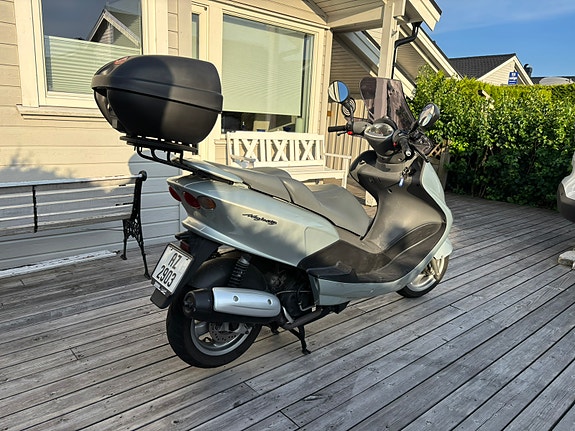 Yamaha YP 125 Majesty 2 of 13