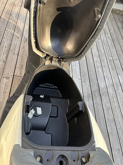 Yamaha YP 125 Majesty 6 of 13