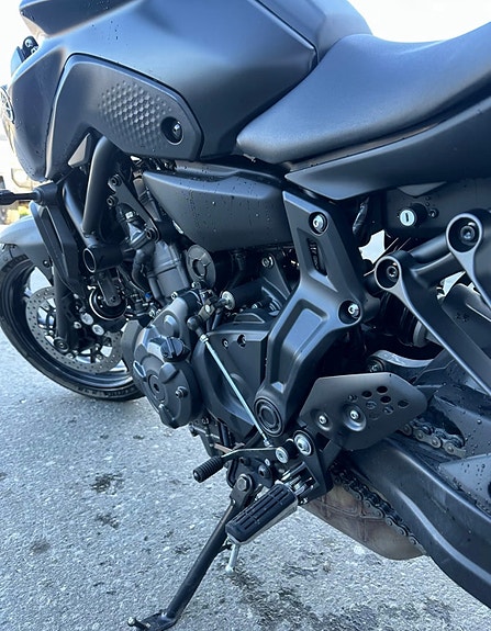 Yamaha MT-07 4 of 5