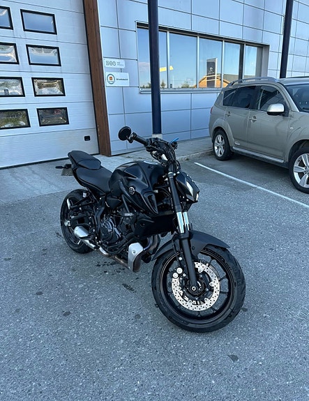Yamaha MT-07 3 of 5