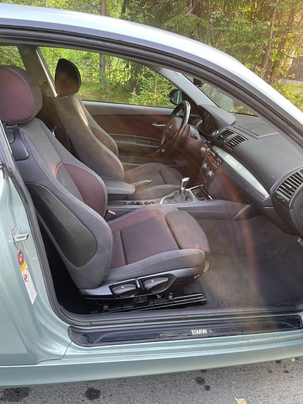 BMW 118d 4 of 5