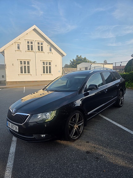 Skoda Superb 3 of 5