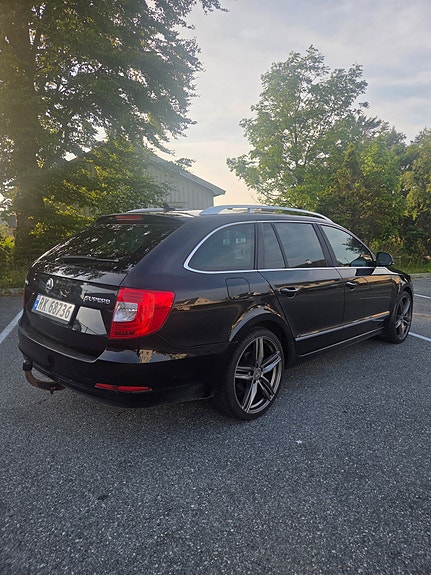 Skoda Superb 4 of 5