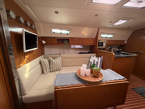 Bavaria 36 Cruiser - Skipsreg, lithium, solcelle. Wifi, Radar, Autopilot 16 of 30