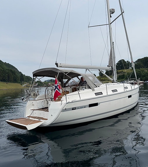 Bavaria 36 Cruiser - Skipsreg, lithium, solcelle. Wifi, Radar, Autopilot 2 of 30