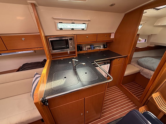Bavaria 36 Cruiser - Skipsreg, lithium, solcelle. Wifi, Radar, Autopilot 13 of 30