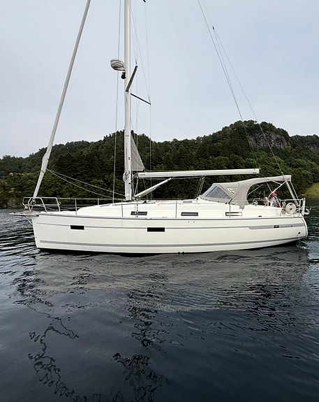 Bavaria 36 Cruiser - Skipsreg, lithium, solcelle. Wifi, Radar, Autopilot 3 of 30