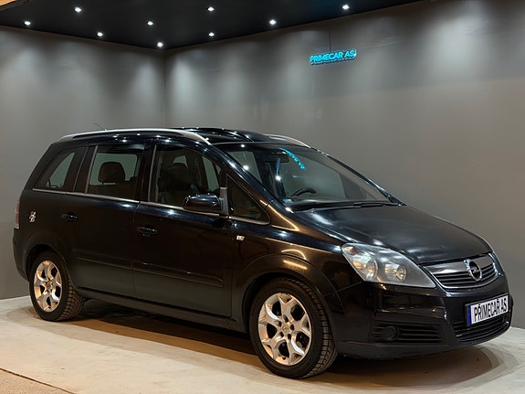 Opel Zafira 3 of 5