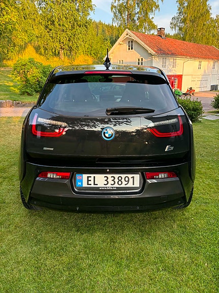 BMW i3 3 of 5