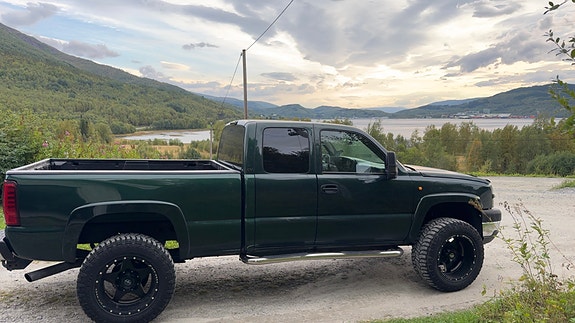 Chevrolet Silverado 5 of 5