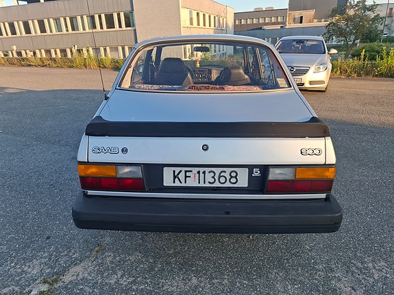 Saab 900 3 of 5