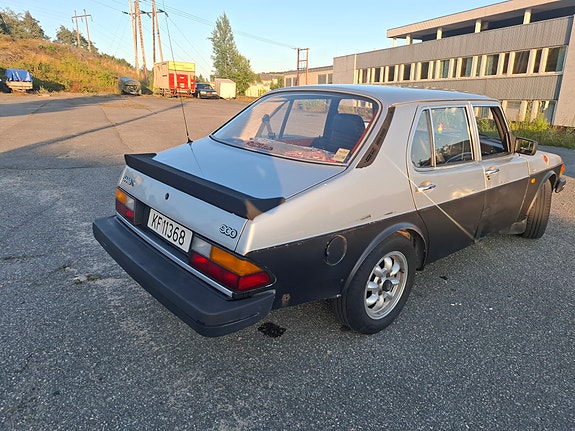 Saab 900 4 of 5