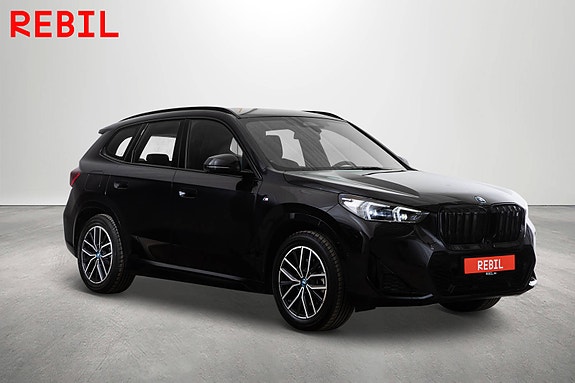 BMW iX1 4 of 5