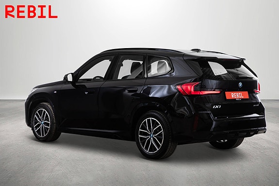 BMW iX1 5 of 5