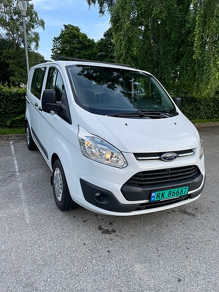 Ford Transit Custom 330L 2 of 5
