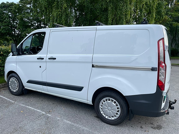 Ford Transit Custom 330L 4 of 5