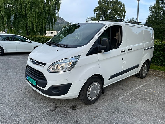 Ford Transit Custom 330L 3 of 5