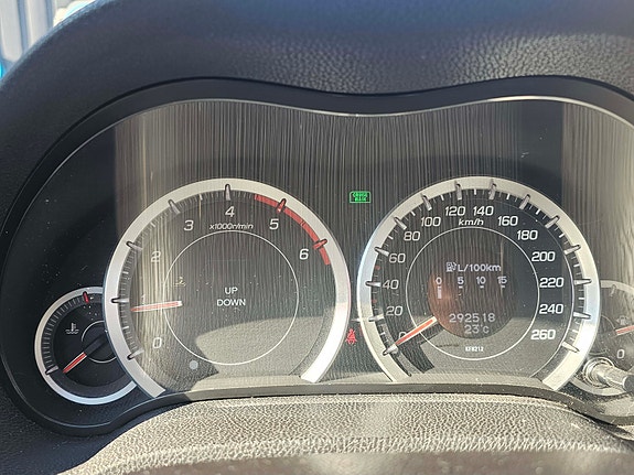 Honda Accord 9 of 23