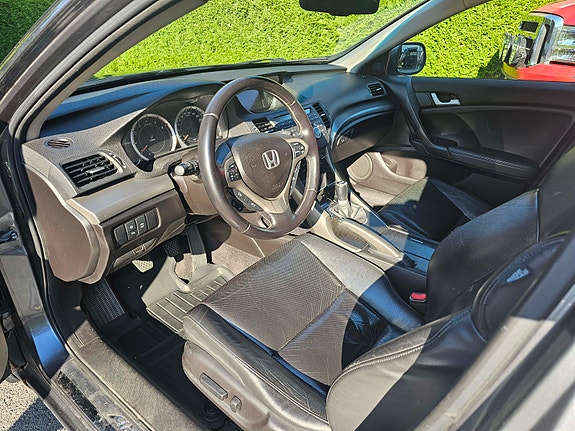 Honda Accord 7 of 23