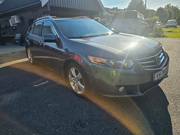 Honda Accord 3 of 23