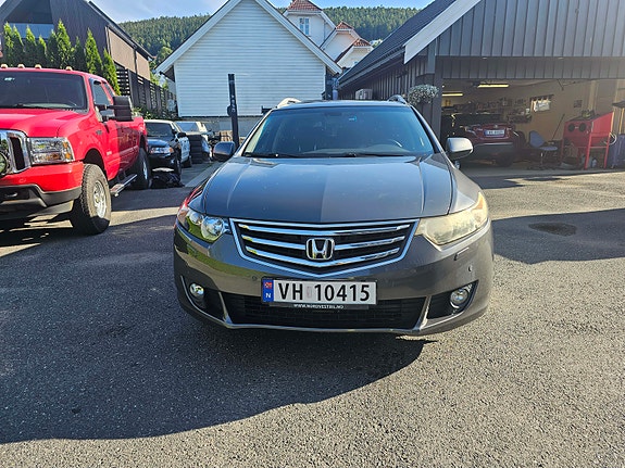 Honda Accord 2 of 23