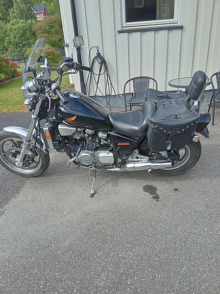 Honda VF 700C 4 of 5