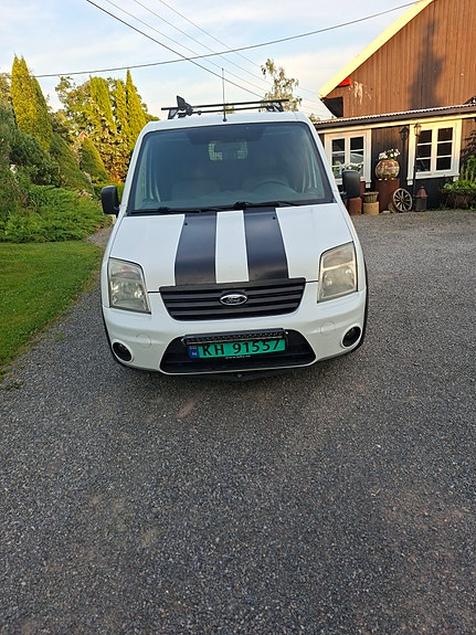 Ford Transit Connect 4 of 5