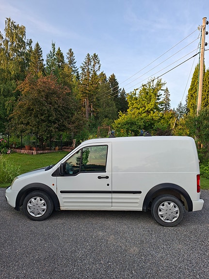 Ford Transit Connect 3 of 5