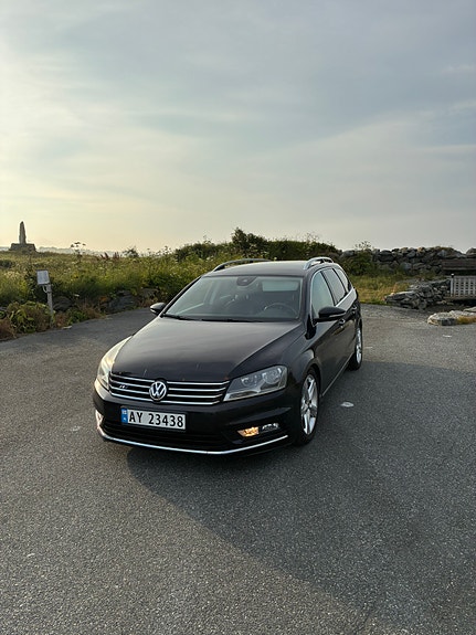 Volkswagen Passat 2 of 5