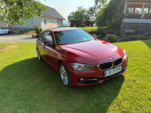 BMW 335i 4 of 5