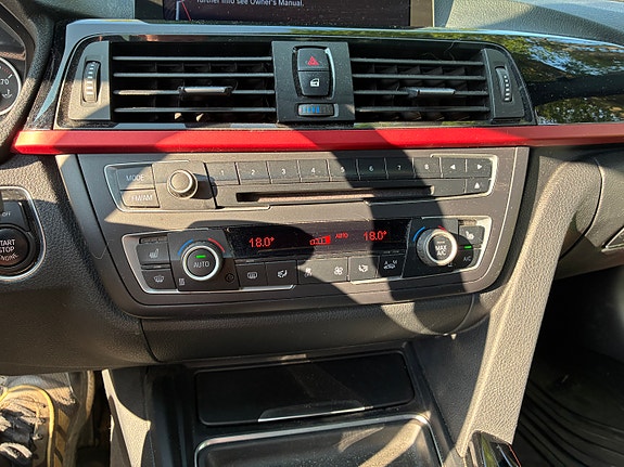 BMW 335i 19 of 30