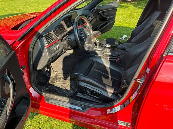 BMW 335i 17 of 30