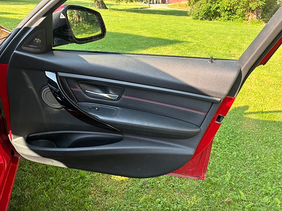 BMW 335i 15 of 30