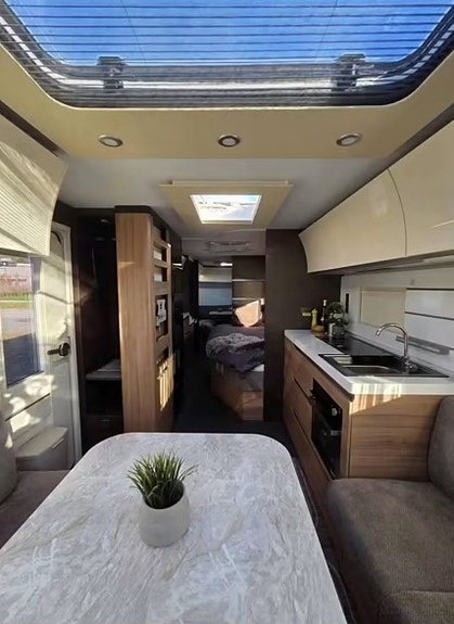 Adria Alpina  763 UK Plus 14 of 15