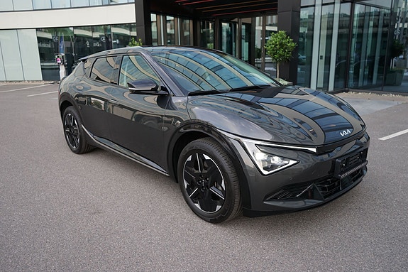 Kia EV6 2 of 5