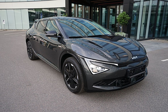 Kia EV6 4 of 5