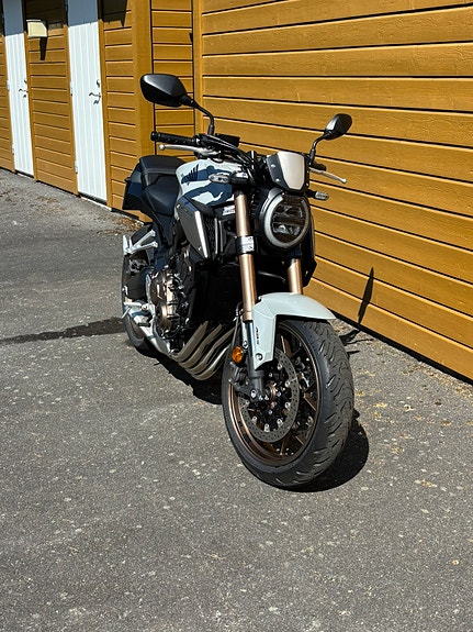 Honda CB 650 R 2 of 10