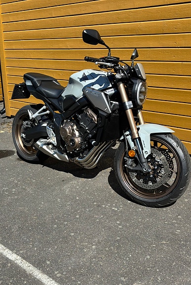 Honda CB 650 R 3 of 10