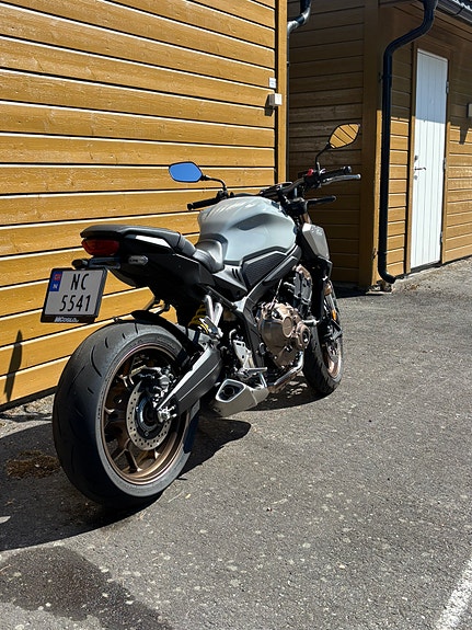Honda CB 650 R 4 of 10