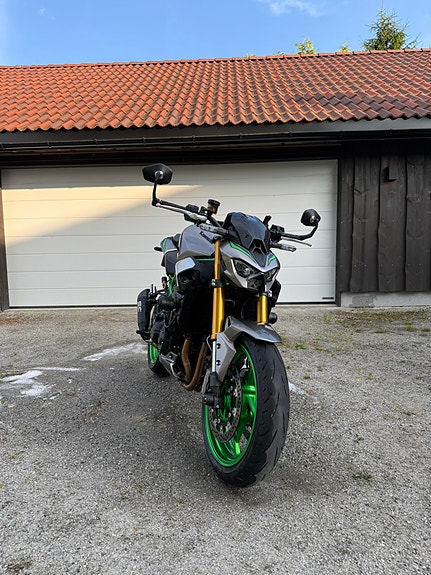Kawasaki Z900 SE 2025 – Meget påkostet – Kun 8 000 km – Én eier 2 of 19