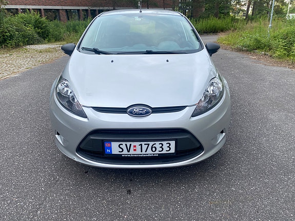 Ford Fiesta 2 of 5