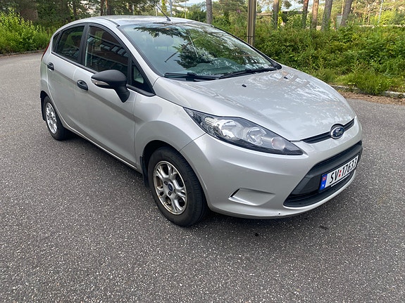 Ford Fiesta 3 of 5