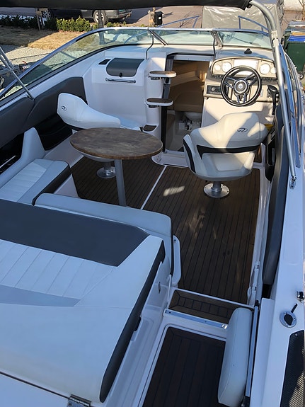Reservert - Regal 2250 Cuddy 3 of 5