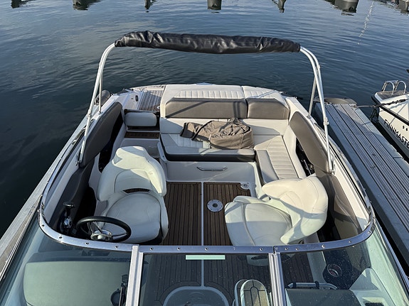 Reservert - Regal 2250 Cuddy 5 of 5